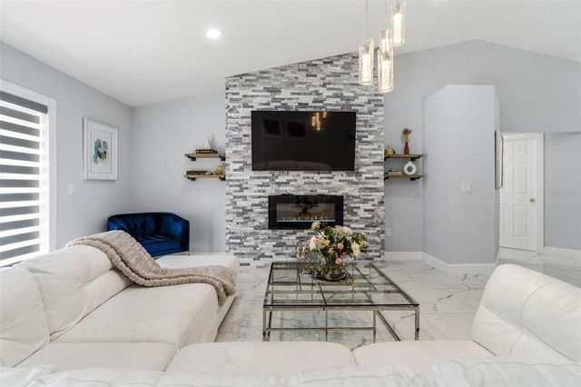 8025 RIDGEGLEN CIR W, Lakeland, FL 33809