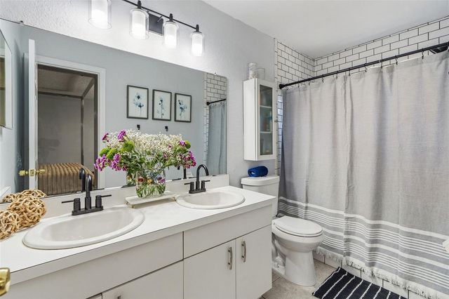 8025 RIDGEGLEN CIR W, Lakeland, FL 33809