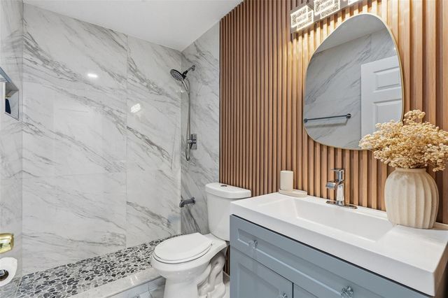 8025 RIDGEGLEN CIR W, Lakeland, FL 33809