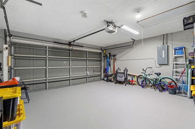 8025 RIDGEGLEN CIR W, Lakeland, FL 33809