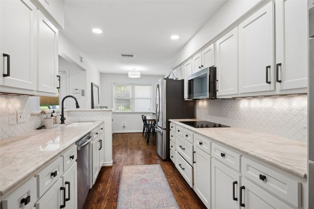 9906 Crestwick Drive, Dallas, TX 75238