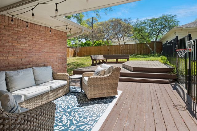 9906 Crestwick Drive, Dallas, TX 75238