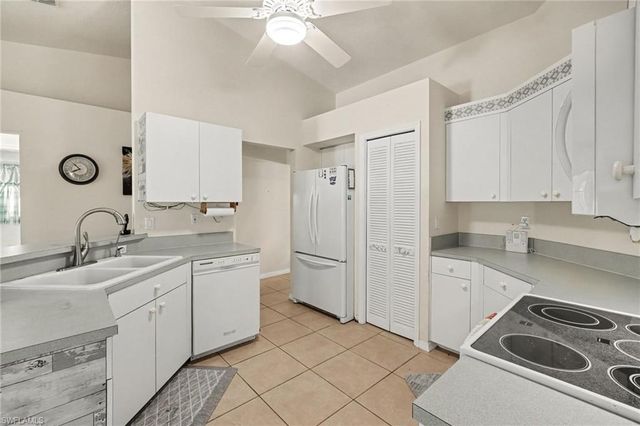 524 SW 23rd TER, Cape Coral, FL 33991
