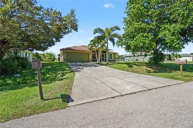 524 SW 23rd TER, Cape Coral, FL 33991