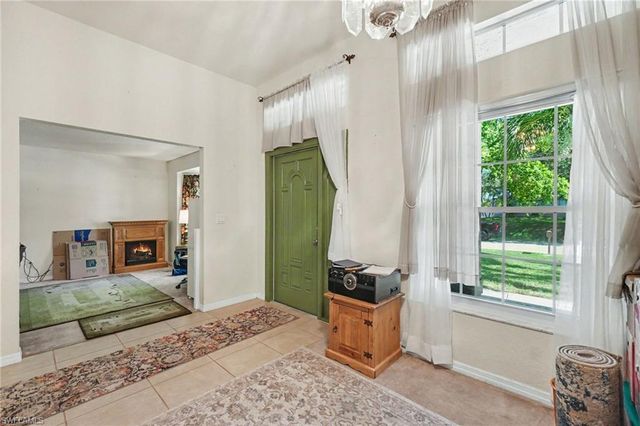 524 SW 23rd TER, Cape Coral, FL 33991