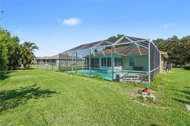 524 SW 23rd TER, Cape Coral, FL 33991
