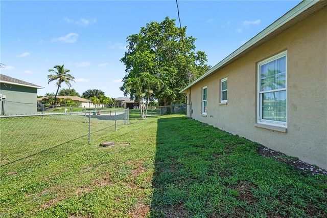 524 SW 23rd TER, Cape Coral, FL 33991