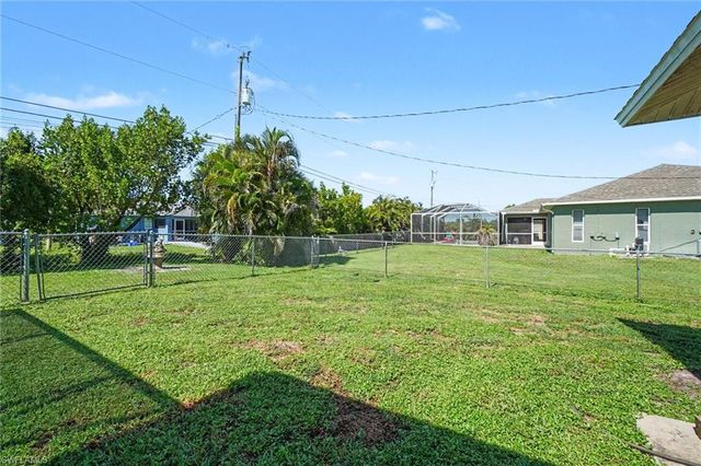 524 SW 23rd TER, Cape Coral, FL 33991
