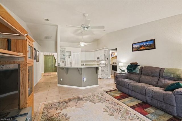 524 SW 23rd TER, Cape Coral, FL 33991