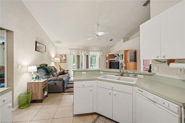 524 SW 23rd TER, Cape Coral, FL 33991