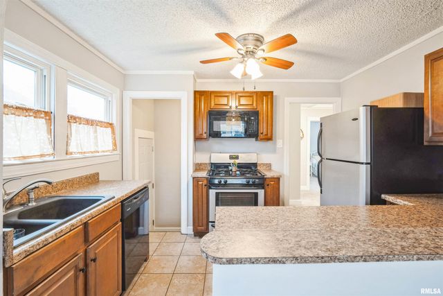 1901 25TH Street, Moline, IL 61250