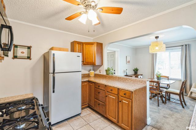 1901 25TH Street, Moline, IL 61250