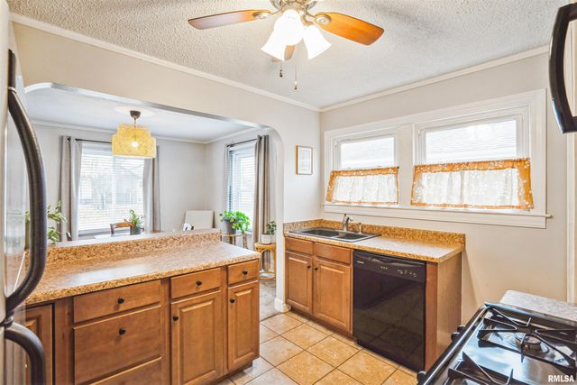 1901 25TH Street, Moline, IL 61250