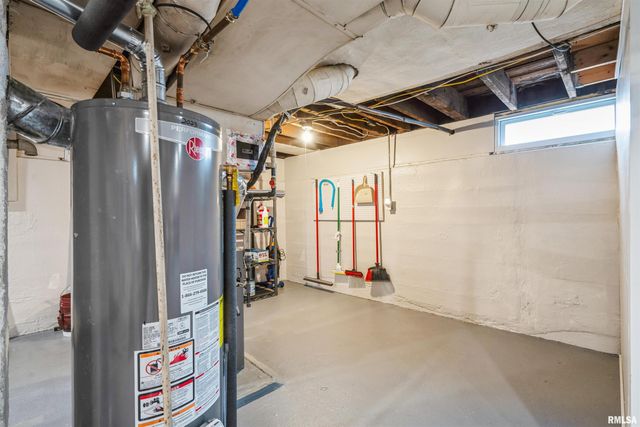 1901 25TH Street, Moline, IL 61250