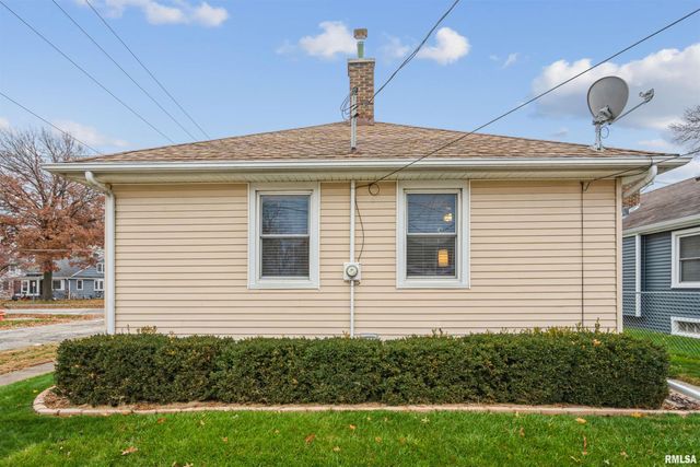 1901 25TH Street, Moline, IL 61250