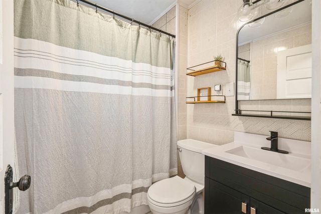 1901 25TH Street, Moline, IL 61250