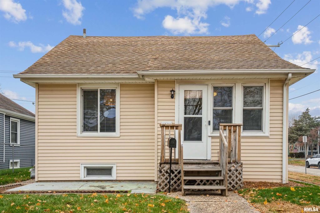 1901 25TH Street, Moline, IL 61250