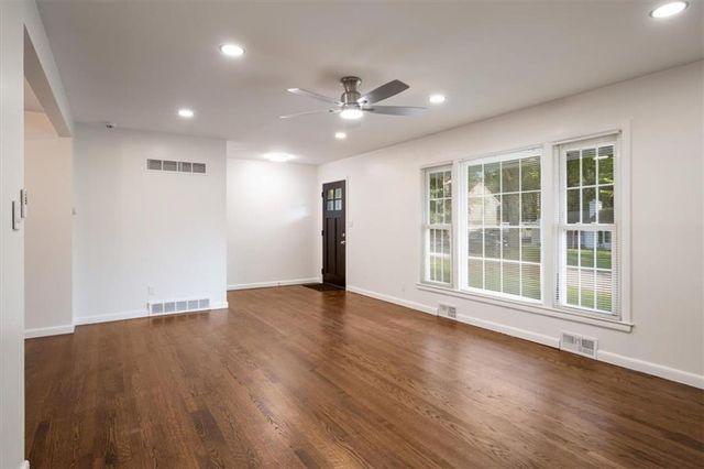 615 Rankin Road, Independence, MO 64055