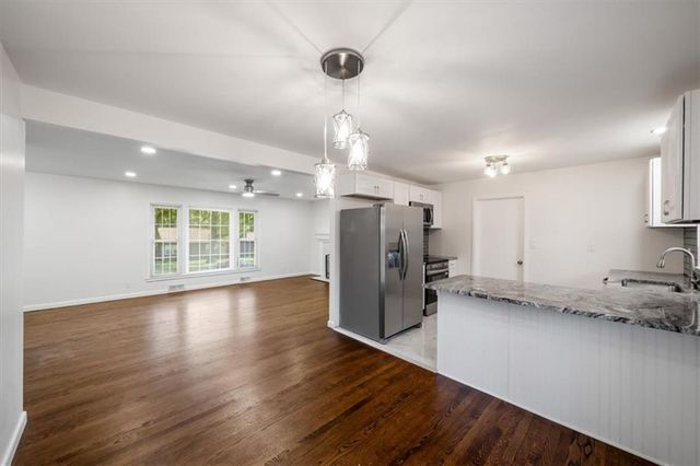 615 Rankin Road, Independence, MO 64055