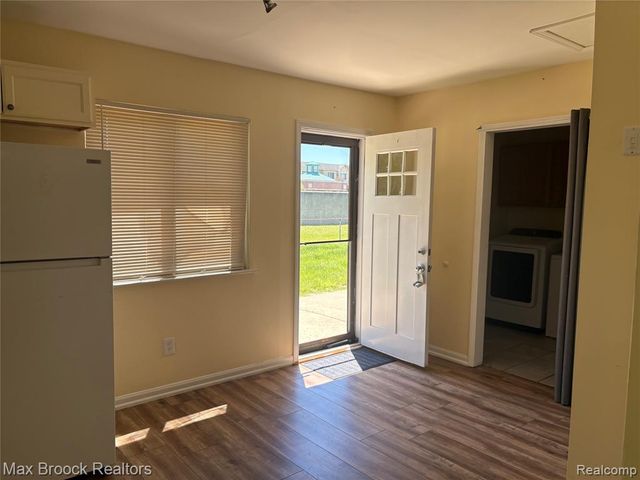 32047 Linderman Avenue, Warren, MI 48093