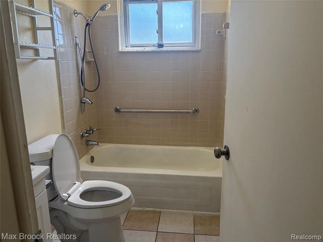 32047 Linderman Avenue, Warren, MI 48093