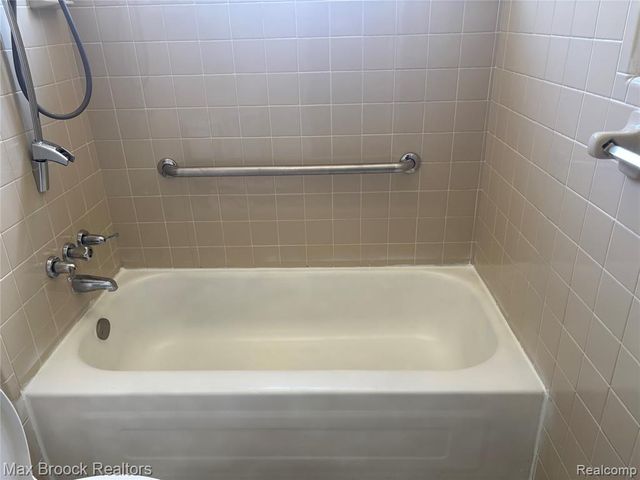 32047 Linderman Avenue, Warren, MI 48093