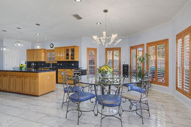 6400 Briercliff Court, Fort Worth, TX 76132