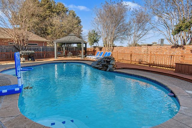 6400 Briercliff Court, Fort Worth, TX 76132