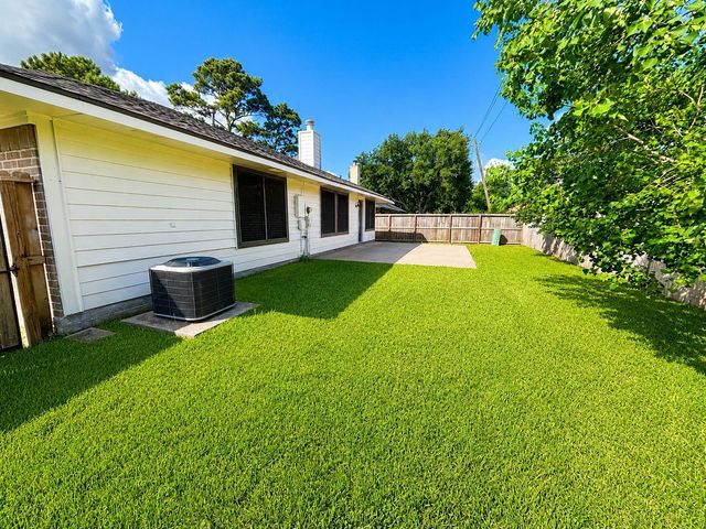 2138 Tower Bridge Road, Pearland, TX 77581