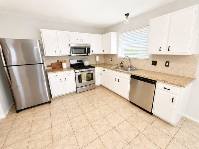 2138 Tower Bridge Road, Pearland, TX 77581