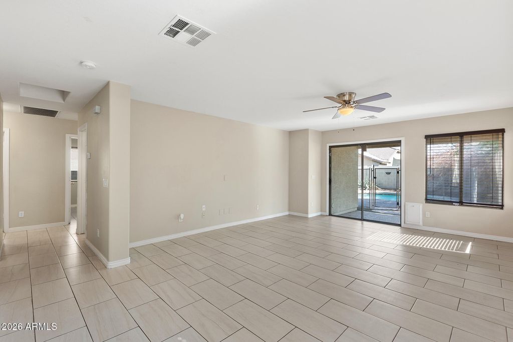 8317 W GROSS Avenue, Tolleson, AZ 85353 — photo 5