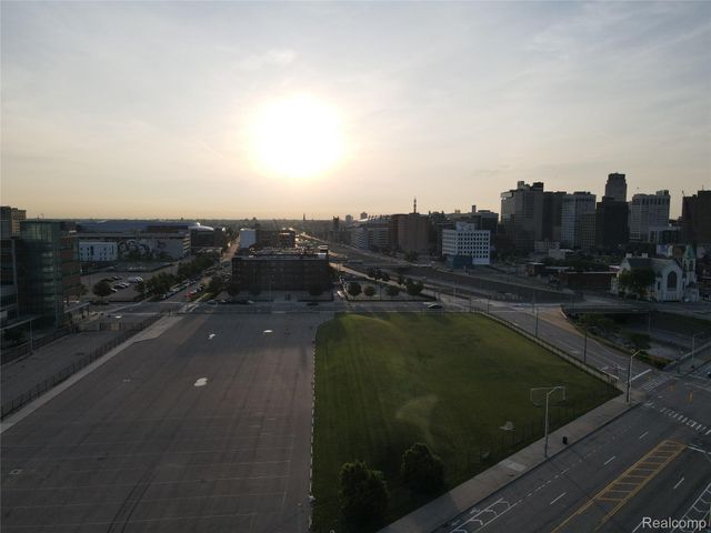 2402 4th Street, Detroit, MI 48201