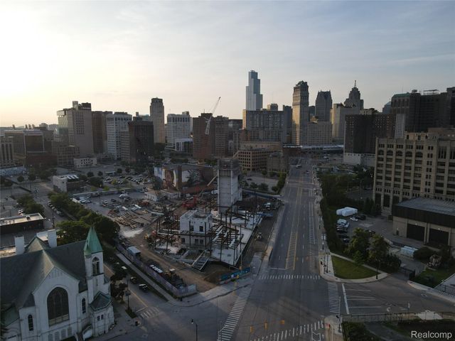 2402 4th Street, Detroit, MI 48201