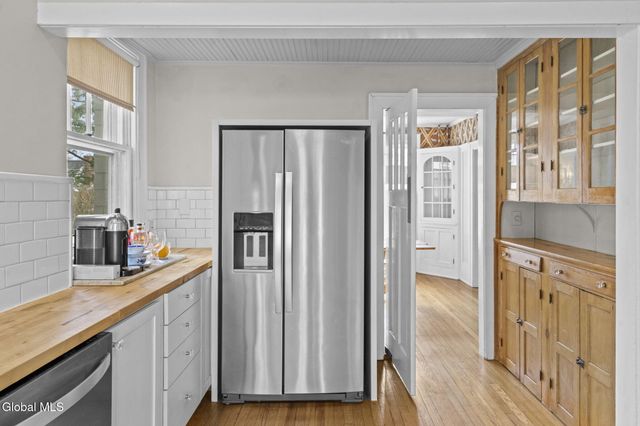 39 Fifth Avenue, Saratoga Springs, NY 12866