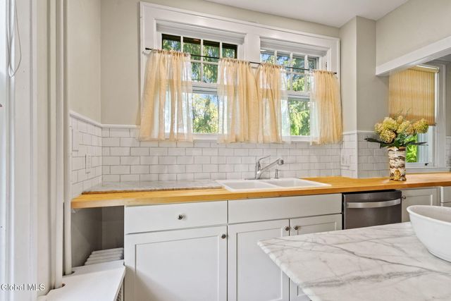 39 Fifth Avenue, Saratoga Springs, NY 12866