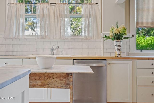 39 Fifth Avenue, Saratoga Springs, NY 12866