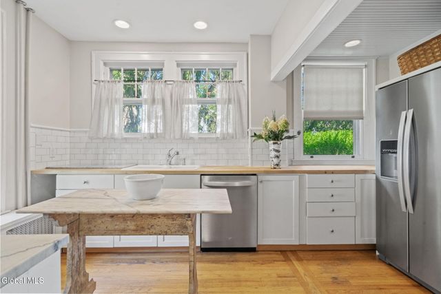 39 Fifth Avenue, Saratoga Springs, NY 12866