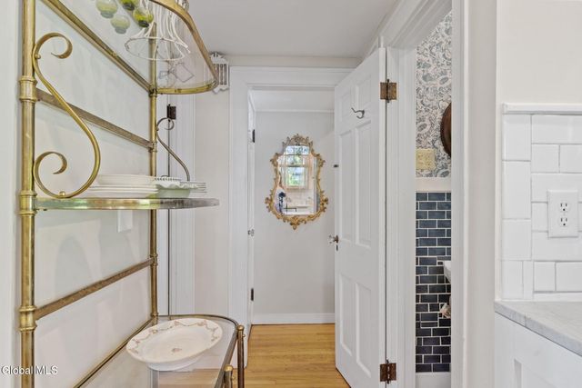 39 Fifth Avenue, Saratoga Springs, NY 12866