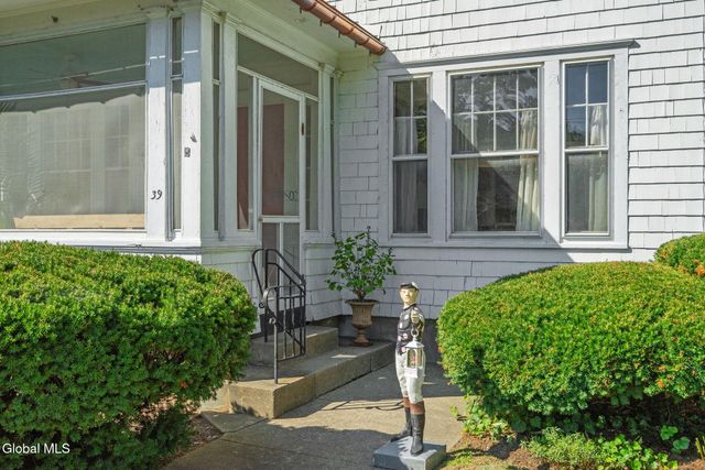 39 Fifth Avenue, Saratoga Springs, NY 12866