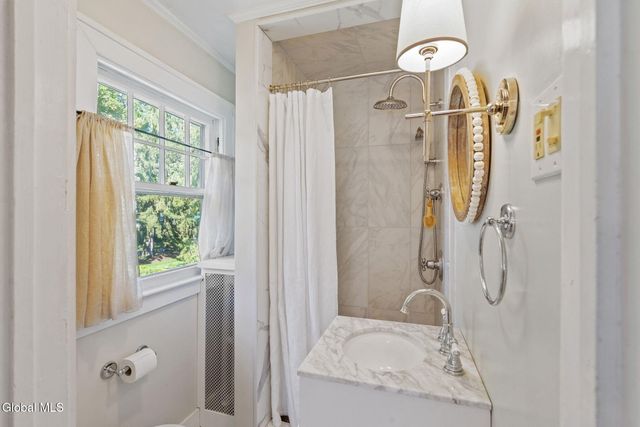 39 Fifth Avenue, Saratoga Springs, NY 12866