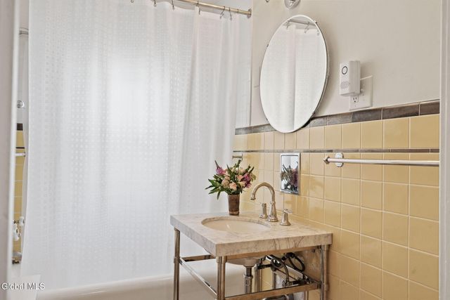 39 Fifth Avenue, Saratoga Springs, NY 12866