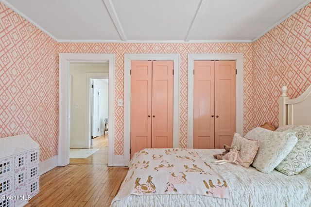 39 Fifth Avenue, Saratoga Springs, NY 12866