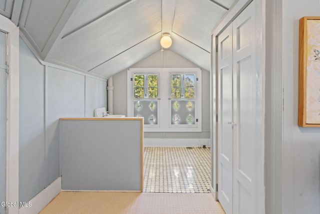 39 Fifth Avenue, Saratoga Springs, NY 12866