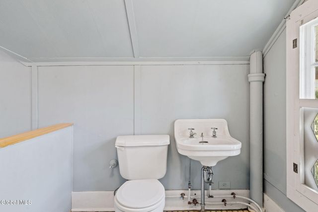 39 Fifth Avenue, Saratoga Springs, NY 12866