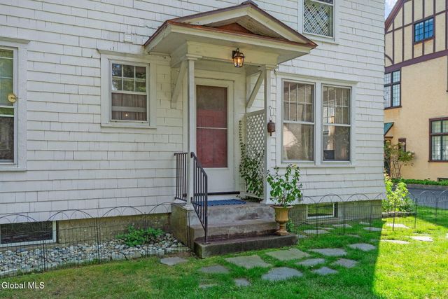 39 Fifth Avenue, Saratoga Springs, NY 12866