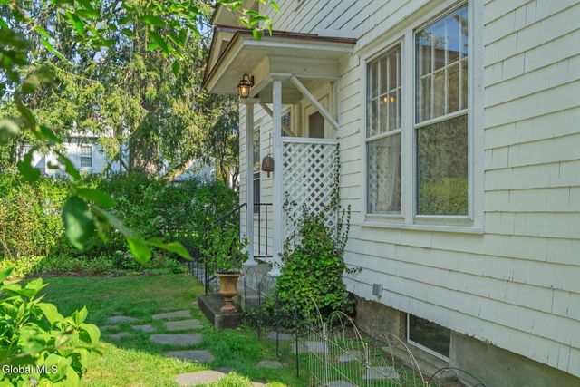 39 Fifth Avenue, Saratoga Springs, NY 12866