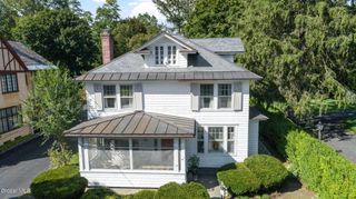 39 Fifth Avenue, Saratoga Springs, NY 12866