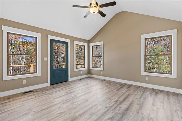 1054 Lakeland Drive, Ellijay, GA 30540