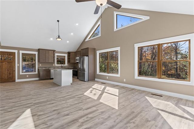 1054 Lakeland Drive, Ellijay, GA 30540