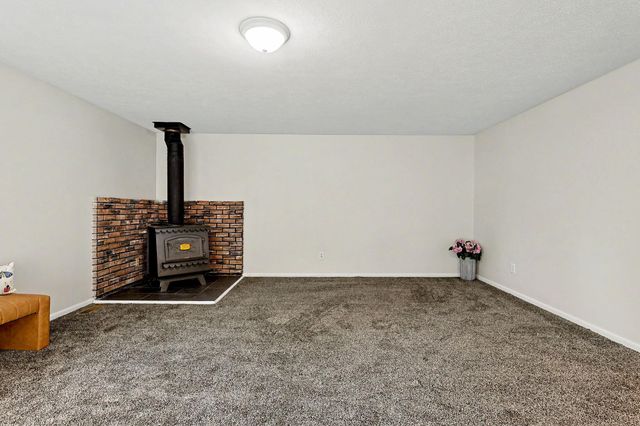 617 W 4th, Haysville, KS 67060